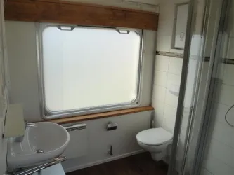 Ferienbahnhof_Waggon_Bad