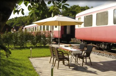 Terrasse vom Waggon (© Matthäus Burkhart)
