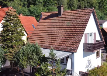 Blick auf Balkon und Terrasse