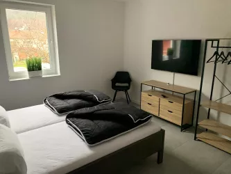 SCHLAFZIMMER 1 TV