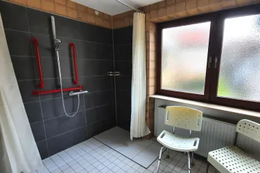 Gemeinschaftsdusche (© Fam. Hellinger)