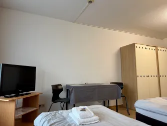 2.OG Standard-Zimmer mit Balkon und Miniküche