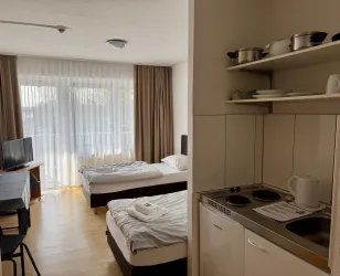 2.OG Standard-Zimmer mit Balkon und Miniküche