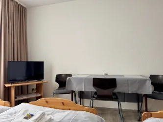 1.OG Dreibettzimmer mit Balkon und Miniküche