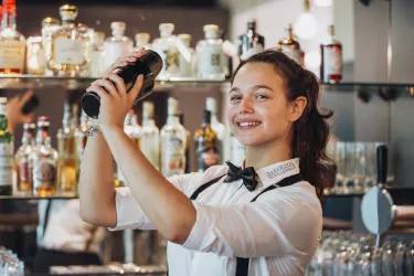 Cocktails in der Schillerhainer Stuben (© Parkhotel Schillerhain)