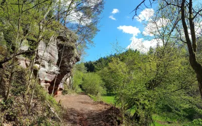Hasterfelsen mit Rotztal