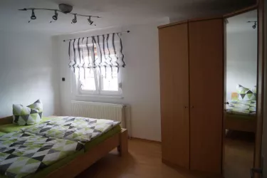 Schlafzimmer 1, Ansicht 2