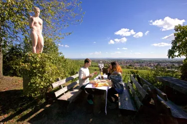 Eva im Paradiesgarten 1