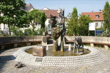 Geschichts- u. Brauchtumsbrunnen 3