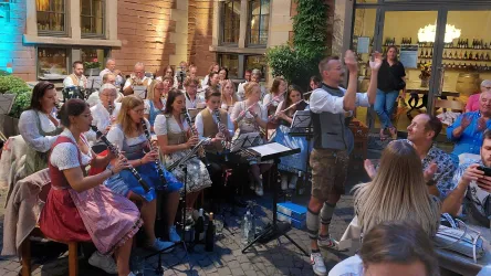 Weinfeststimmung im Weingut von Winning
