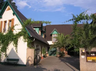 Hof und Außenansicht (© Weingut Kohl)