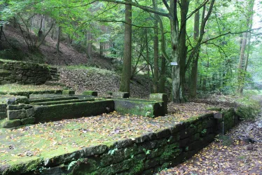 Straufelsbrunnen Esthaler Brunnenweg
