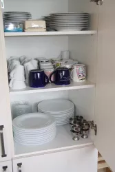 Geschirrschrank (© Pia Neumann)