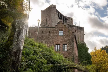 Burg Spangenberg im Elmsteiner Tal