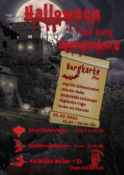 Ein gruseliges Halloween-Event auf der Burg Spangenberg mit verschiedenen Aktivitäten und Attraktionen. Die Atmosphäre ist düster mit einer schaurigen Burg im Hintergrund und Halloween-Dekorationen.