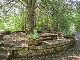 Steinrondell am ehemaligen Erholungsheim Schafhof
