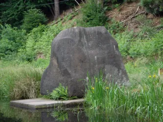 Ruhiger Stein (© Skulpturen Rheinland-Pfalz e.V.)