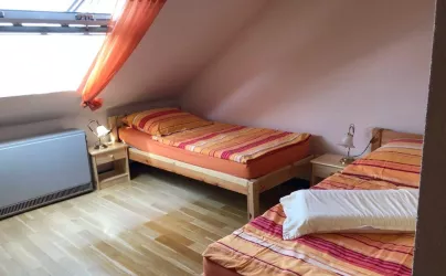 Schlafzimmer 2