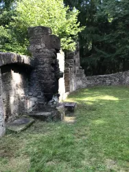 Das Innere der Kapellenruine (© Archiv Mühlenland)