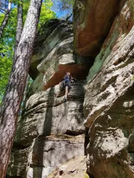 Kletterer an den Geißenschlupf-Felsen