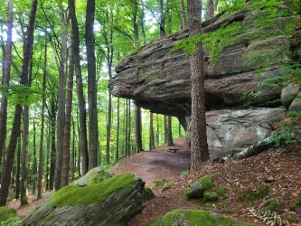 Große Felsenhöhle an den Hubertusfelsen