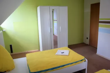 Schlafzimmer 2