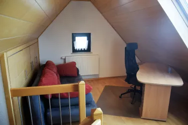 Schlafzimmer 3 mit Schreibtisch