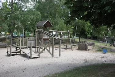 Hier gibt es ein Kletterhaus...