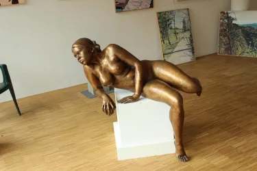 Bronzefigur