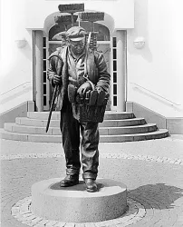 Bürstenbinderfigur