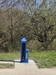 Radservicestation Neubvurg am Rhein an der Lauterbrücke