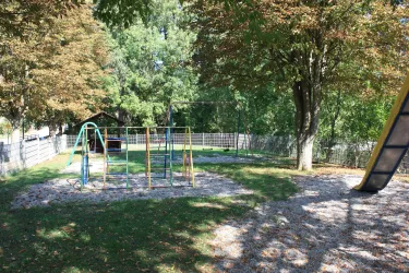 Kleiner Spielplatz in Klingen