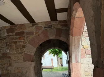 Reste der Halle des alten Rathauses von Heuchelheim