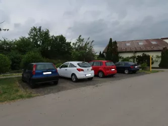 Parkplatz Kallstadt Südlicher Ortseingang 3 (© Urlaubsregion Freinsheim, Metzger)