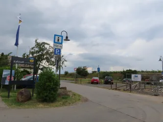 Parkplatz Weinstraße Bild 1 (© Urlaubsregion Freinsheim - E. Metzger)