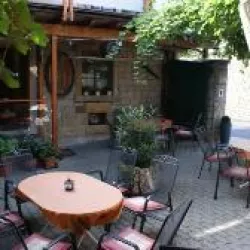 Straußwirtschaft Weisenborn - Terrasse (© Weingut Weisenborn)