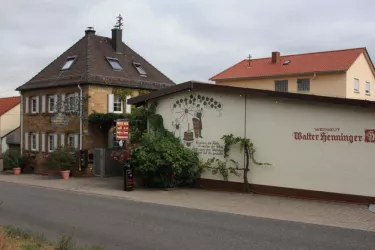 Weingut Walter Henninger - Außenansicht (© Weingut Walter Henninger)
