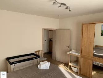 Schlafzimmer bei Anreise mit Kleinkind