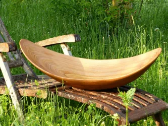 Babyliegeschale aus Zirbenkiefer
