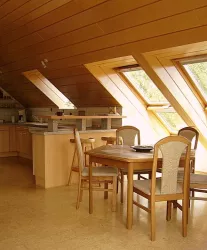 Esszimmer und Küche