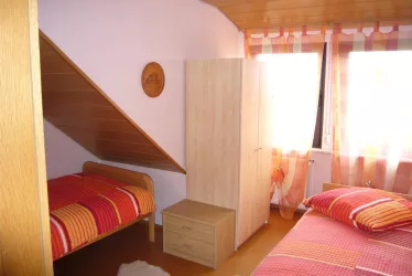 Schlafzimmer 2