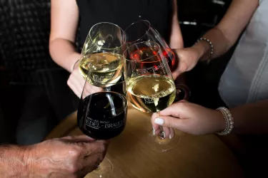 Weine zum Anstoßen (© Weingut Edel-Brauch)
