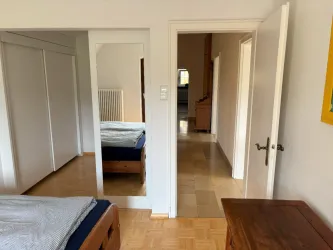 Blick in den Flur vom Haupt-Schlafzimmer