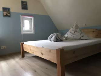 Erstes Schlafzimmer im ersten Obergeschoss