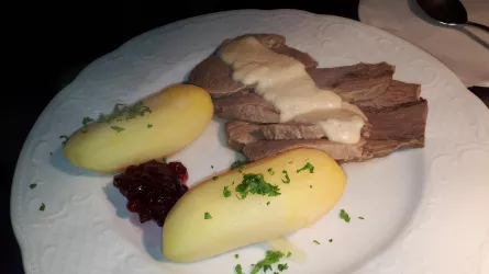 Rindfleisch mit Meerrettich (© Becker's Woistub)