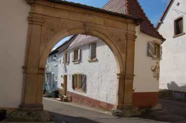 Herxheim am Berg - Pfaffenhoftor Bild 2 (© Urlaubsregion Freinsheim)
