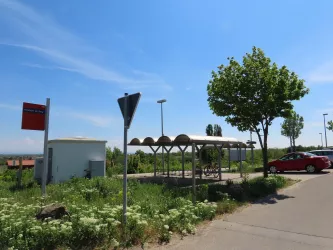 Parkplatz Friedhof (© Urlaubsregion Freinsheim - E. Metzger)