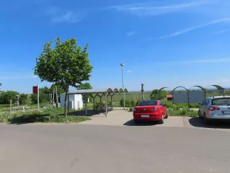 Parkplatz Friedhof Bild 2 (© Urlaubsregion Freinsheim - E. Metzger)