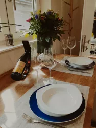 schön gedeckter Tisch lädt zum Verweilen ein