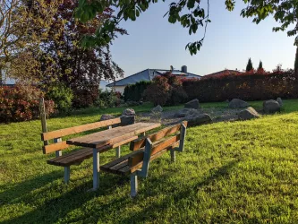 Ein schöner ruhiger Picknickplatz am Ortsrand